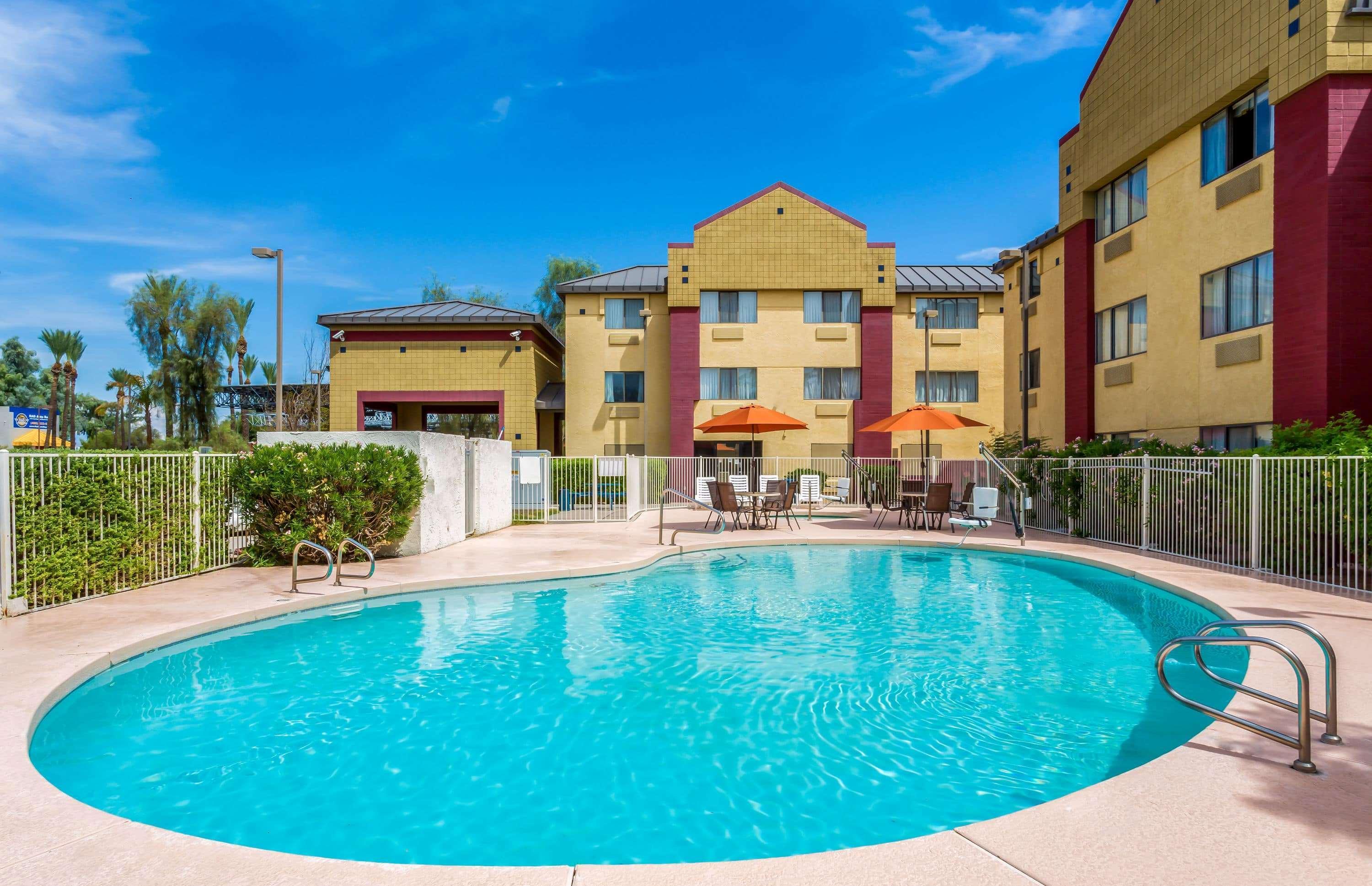Super 8 By Wyndham Mesa Gilbert Hotel Exterior photo
